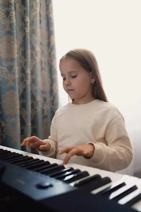 Tuition lessons in organ music for kids