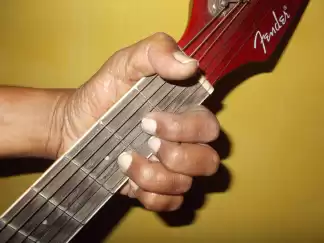 GUITAR, VIOLIN, ORGAN, PIANO CLASSES