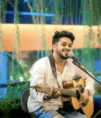 ගිටාරය හරියට ඉගෙනගන්න Learn Guitar The Right Way With Expert Guidance!